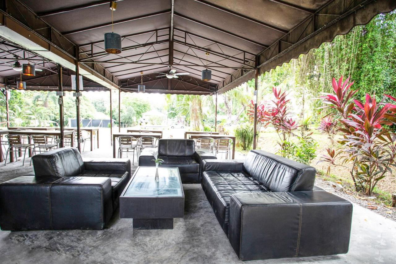 Oyo 104 Pegasus Hotel Singapore Exterior photo