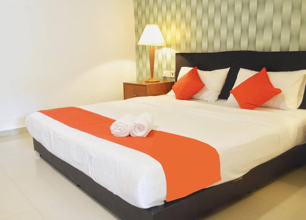 Oyo 104 Pegasus Hotel Singapore Exterior photo