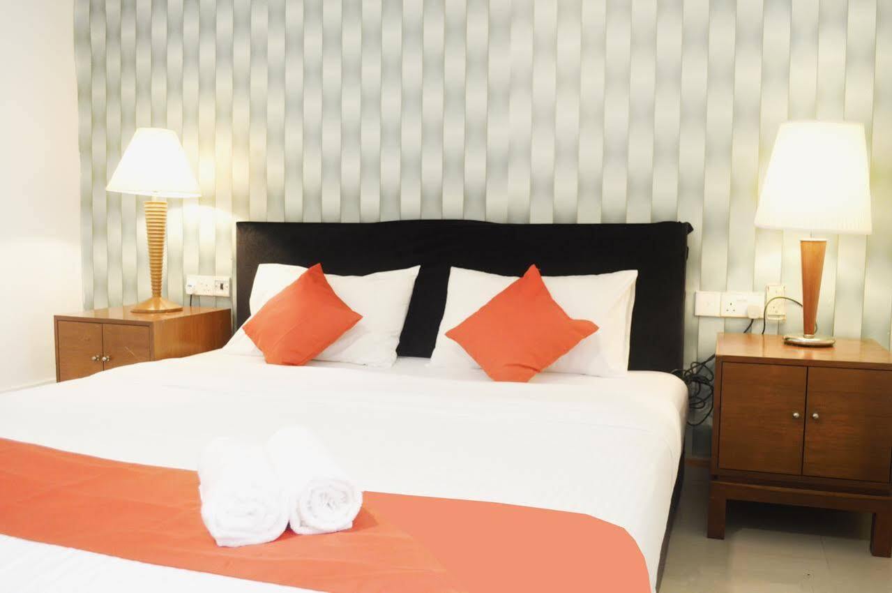 Oyo 104 Pegasus Hotel Singapore Exterior photo